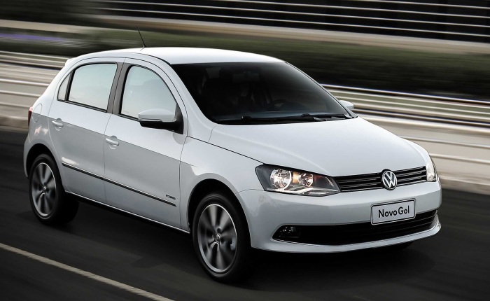 VW Novo Gol 1.0 (etanol/gasolina): 7,7/11,6 km/l (cidade) 9,6/13,9 km/l (estrada). A versão Bluemotion tem consumo de 8/11,8 km/l (cidade) e 10,1/14,9 km/l...